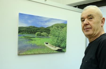TINE ŠUBIC POSTAVITEV RAZSTAVE 05 FOTO LJUBO VUKELIČ